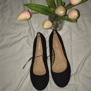 Size 12W Black flats